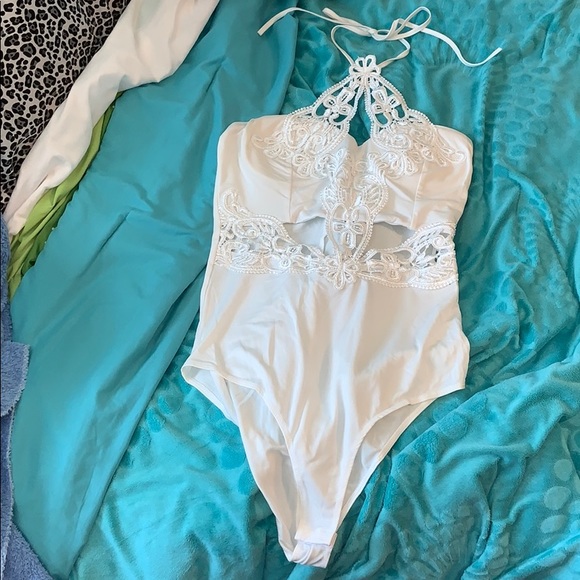 White Lacey body suit - Picture 2 of 5